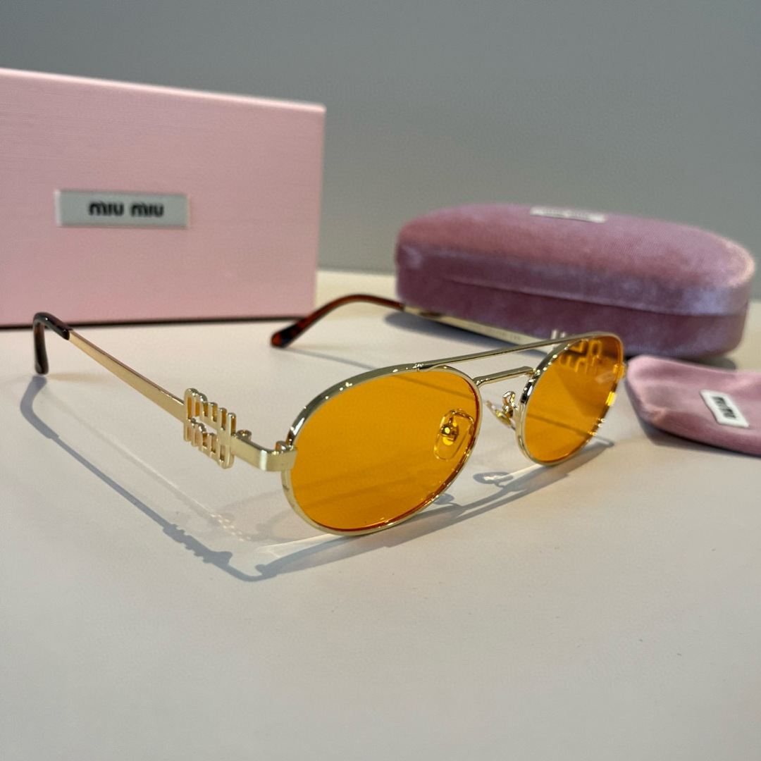P120¥ miumiu缪缪超A超精致的一款金属小框墨镜带上她你就是街上最 的仔 女孩