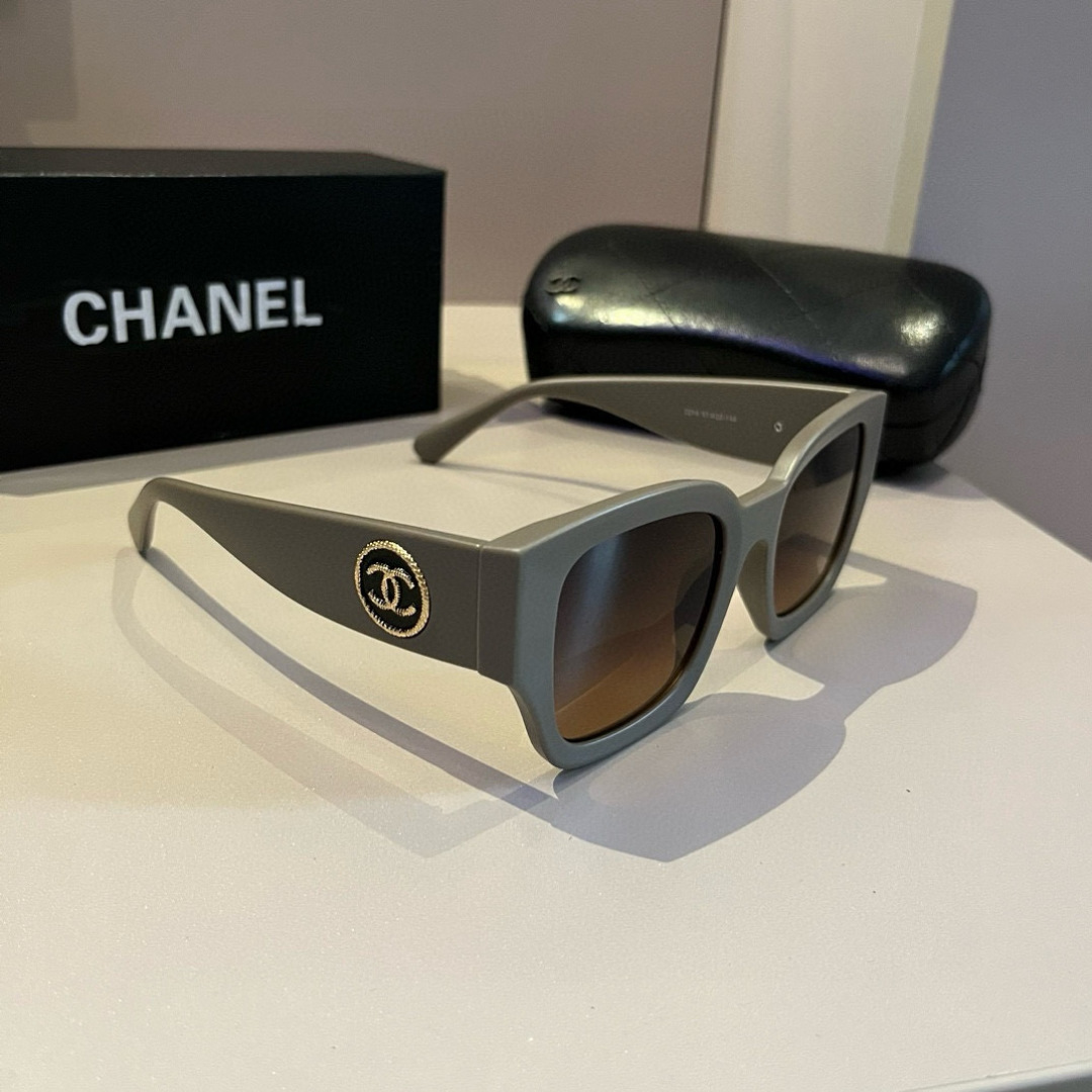NO:364485,Chanel's new glasses cool and uncensored artifact are super stylish and not want to make-up. Ladies can have them. Two glasses are super versatile. Glasses, sunglasses, sunglasses, chanel, chanel19860909Chanel香奈儿新款眼镜酷飒素颜神器超有范不想画妆小姐姐们可以拥有哦两款眼镜超百搭 眼镜墨镜太阳镜,眼镜,chanel,chanel,glasses