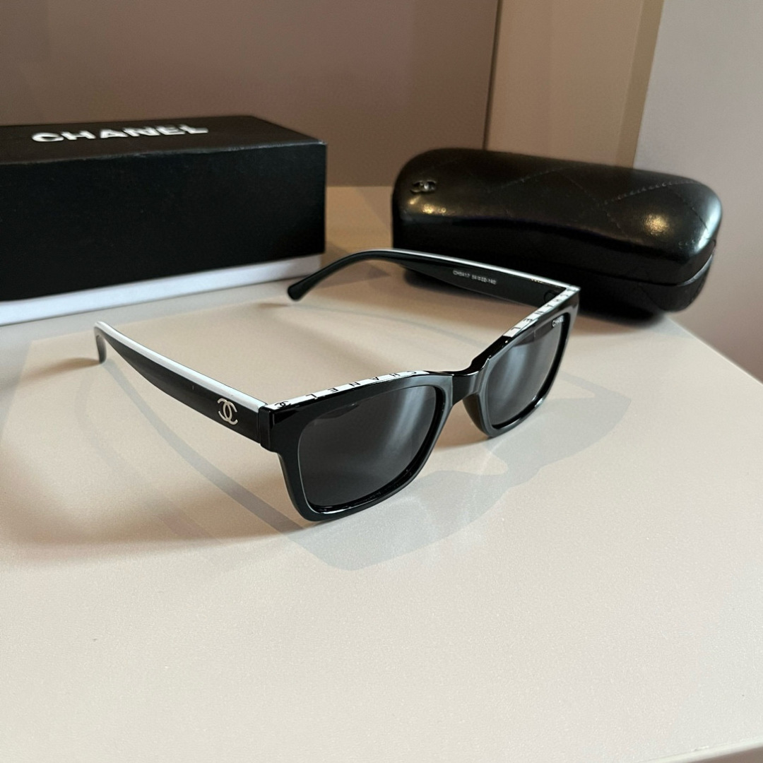 NO:364499,Chanel Chanel sunglasses are really versatile, basically not picky about face shape. The design is also low-key and elegant, and the logo on the top is full of brand atmosphere. The temples are spring legs, and the opening and closing are very crisp. Glasses, sunglasses, glasses, chanel, chanel19860909Chanel香奈儿太阳镜真的好百搭啊,基本不挑脸型. 设计也是低调又气质,顶部的logo充满了品牌气息.镜腿是弹簧腿,开合很清脆.眼镜墨镜太阳镜,眼镜,chanel,chanel,glasses