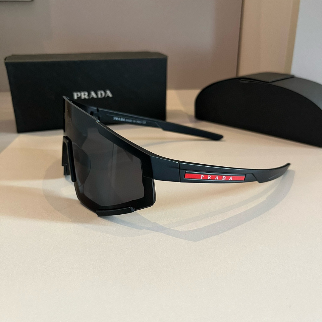 Prada SPS 04W: Stylish 110 Motion Sunglasses for Sports Enthusiasts - 图片 4