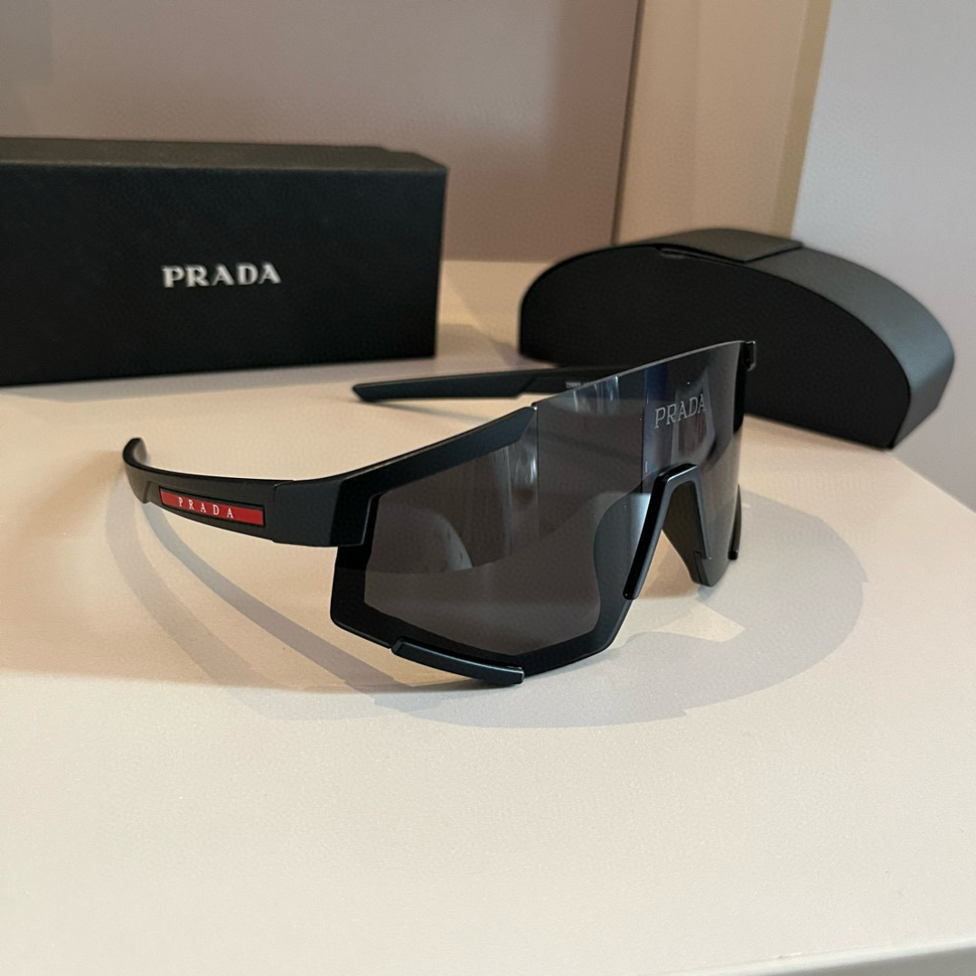 Prada SPS 04W: Stylish 110 Motion Sunglasses for Sports Enthusiasts - 图片 2