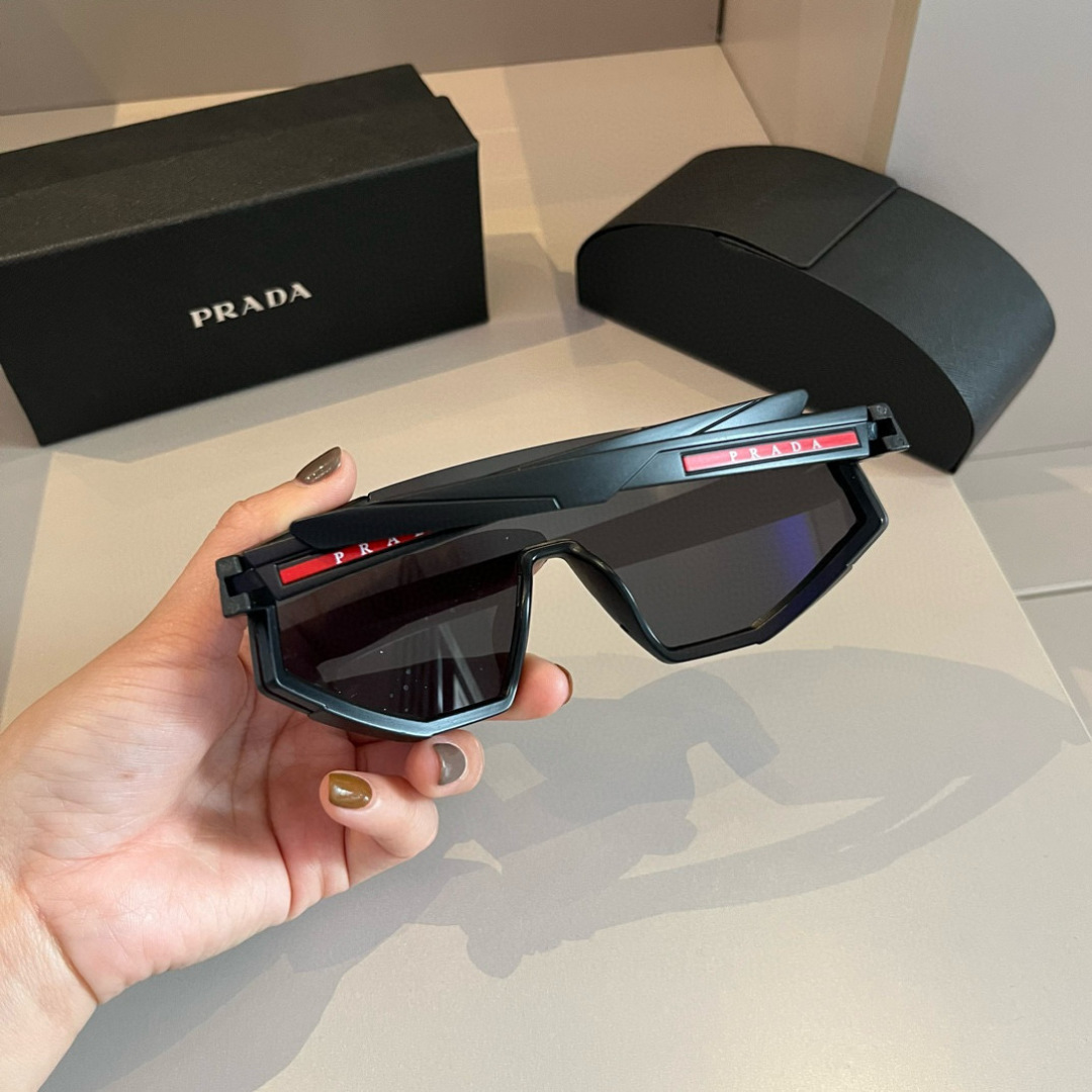 Prada SPS 04W: Stylish 110 Motion Sunglasses for Sports Enthusiasts - 图片 8