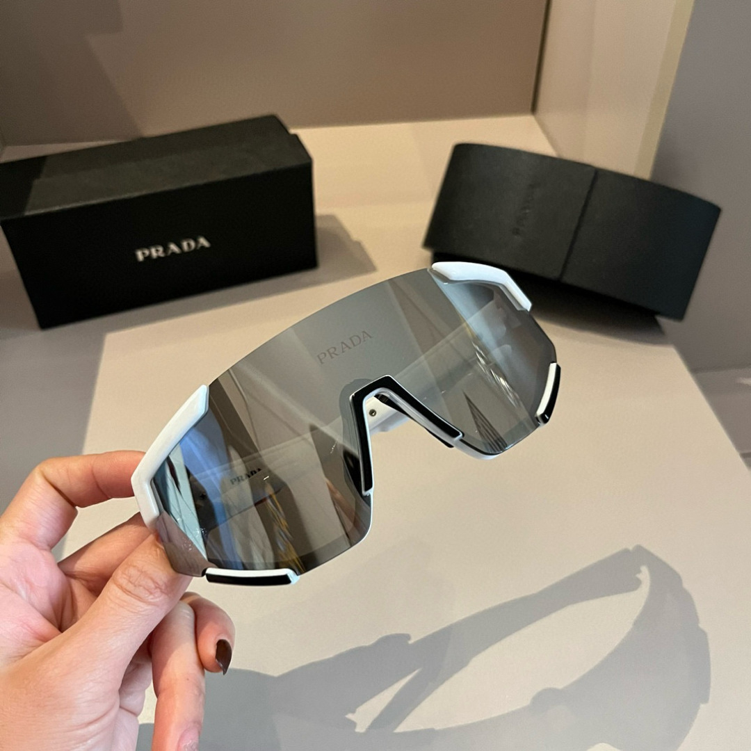 Prada SPS 04W Sunglasses: Stylish Protection for Sun and Sports. - 图片 8