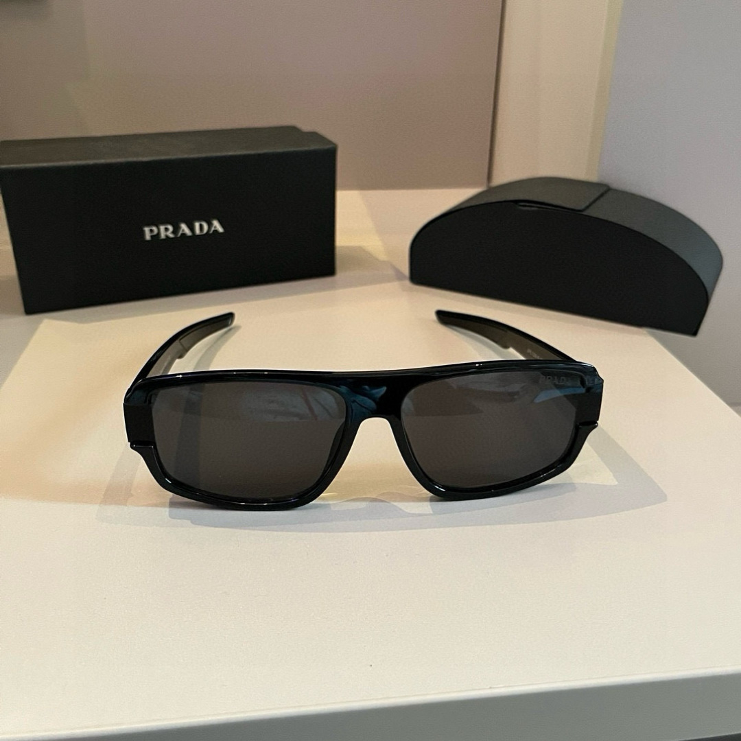 Prada SPS 04W Sunglasses: Stylish Protection for Sports Enthusiasts - 图片 3