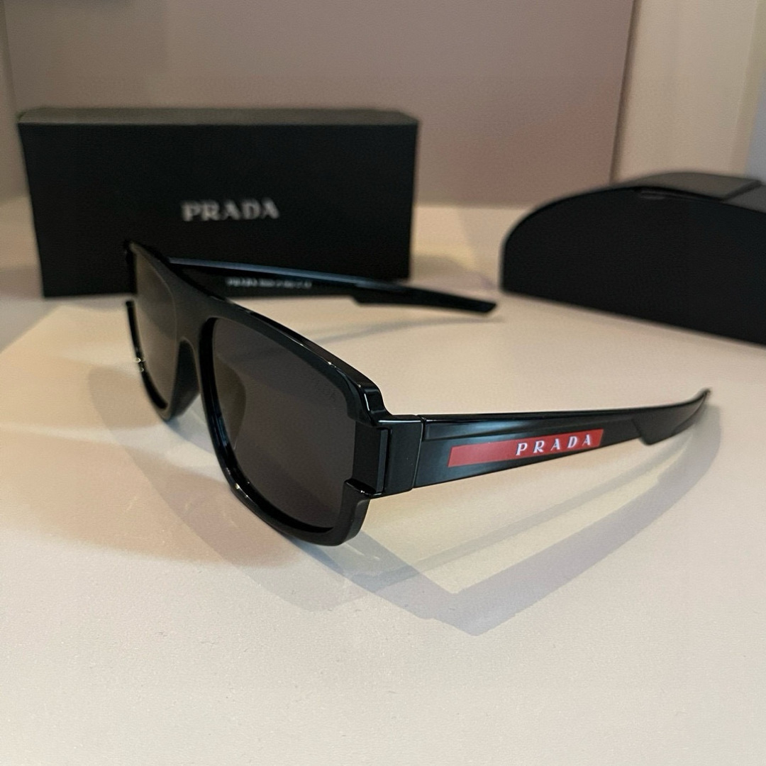 Prada SPS 04W Sunglasses: Stylish Protection for Sports Enthusiasts - 图片 2