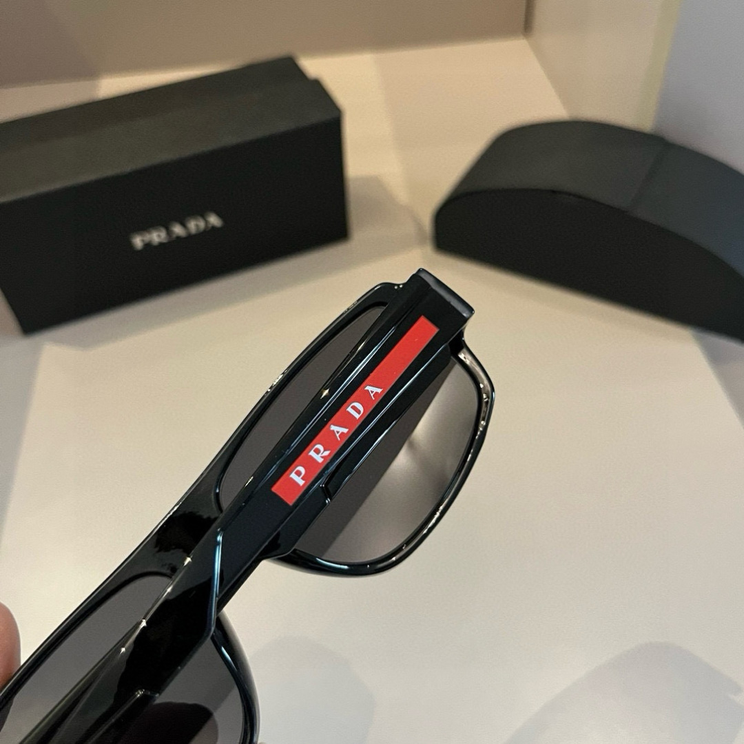 Prada SPS 04W Sunglasses: Stylish Protection for Sports Enthusiasts - 图片 6