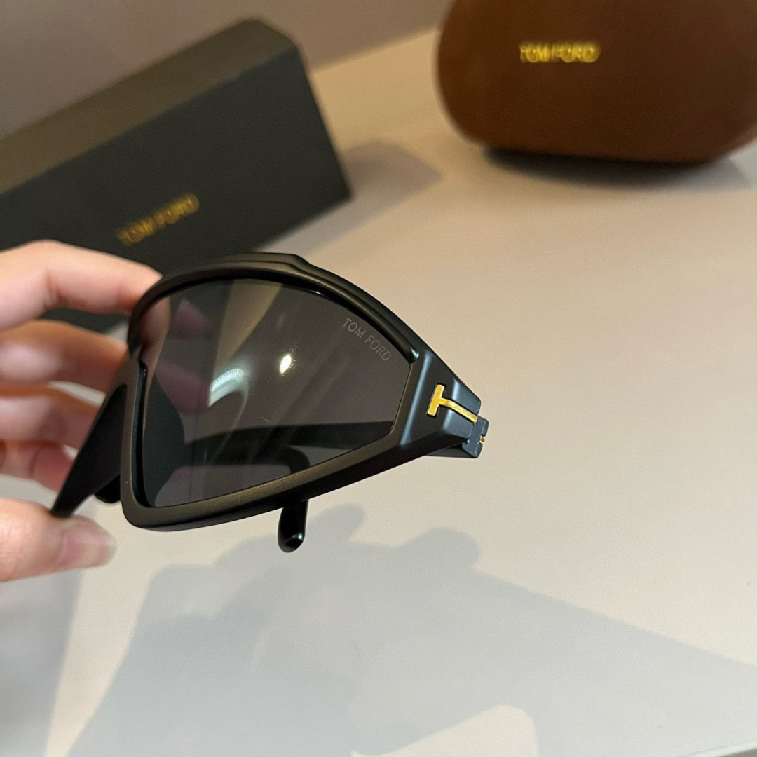 Sports Sunglasses: Essential for Sun Protection and Style - 图片 6