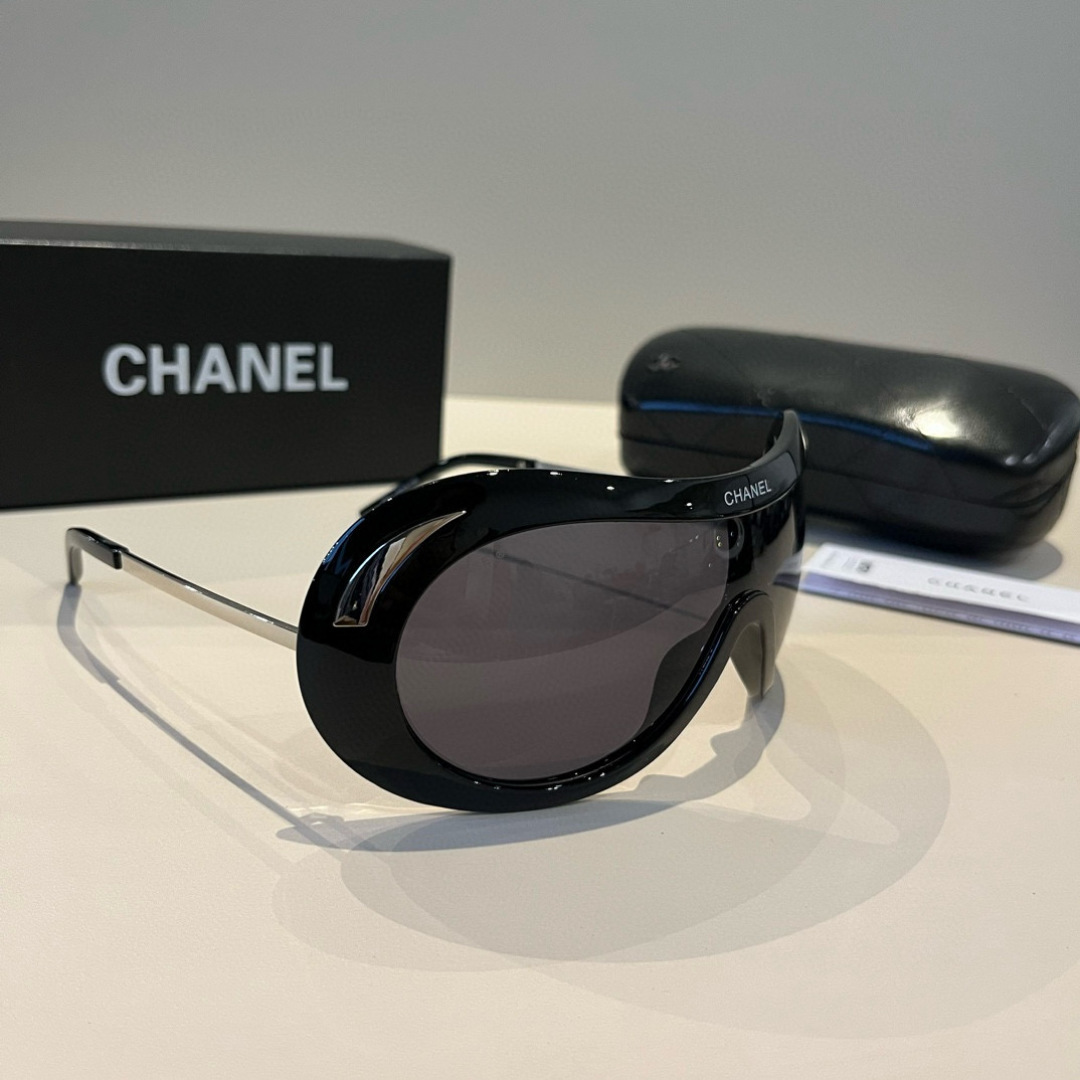 NO:365811,Chanel ski item pick Snowboard Millennium limited ski series super cool Chanel ski glasses glasses sunglasses sunglasses, glasses, chanel19860909Chanel滑雪单品pick 双板滑雪板千禧年限定滑雪系列超酷的Chanel滑雪镜眼镜墨镜太阳镜,眼镜,chanel,glasses