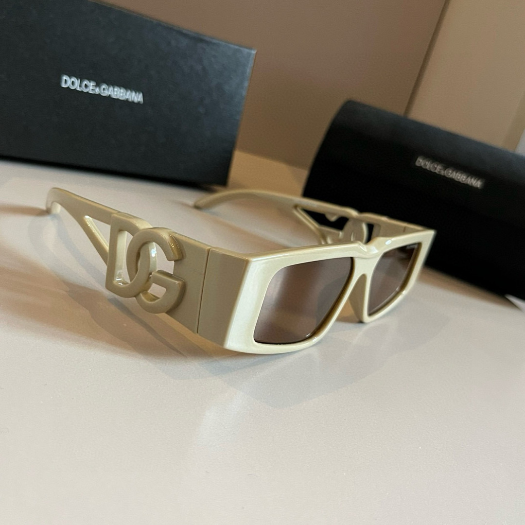 263. DG DOUGA BANNER’S NEW FASHION PERSONALITY SUNGLASSES. SUNGLASSES OUTSIDE THE GLASSES