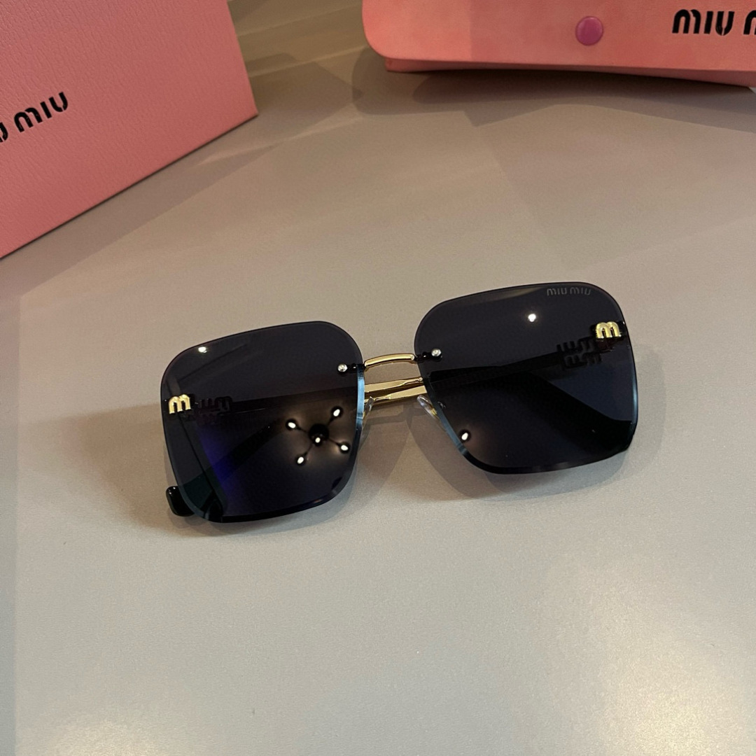 High-Sensored UV-Proof Sunglasses for Women Driving: Mumumiu’s Latest Collection - 图片 4