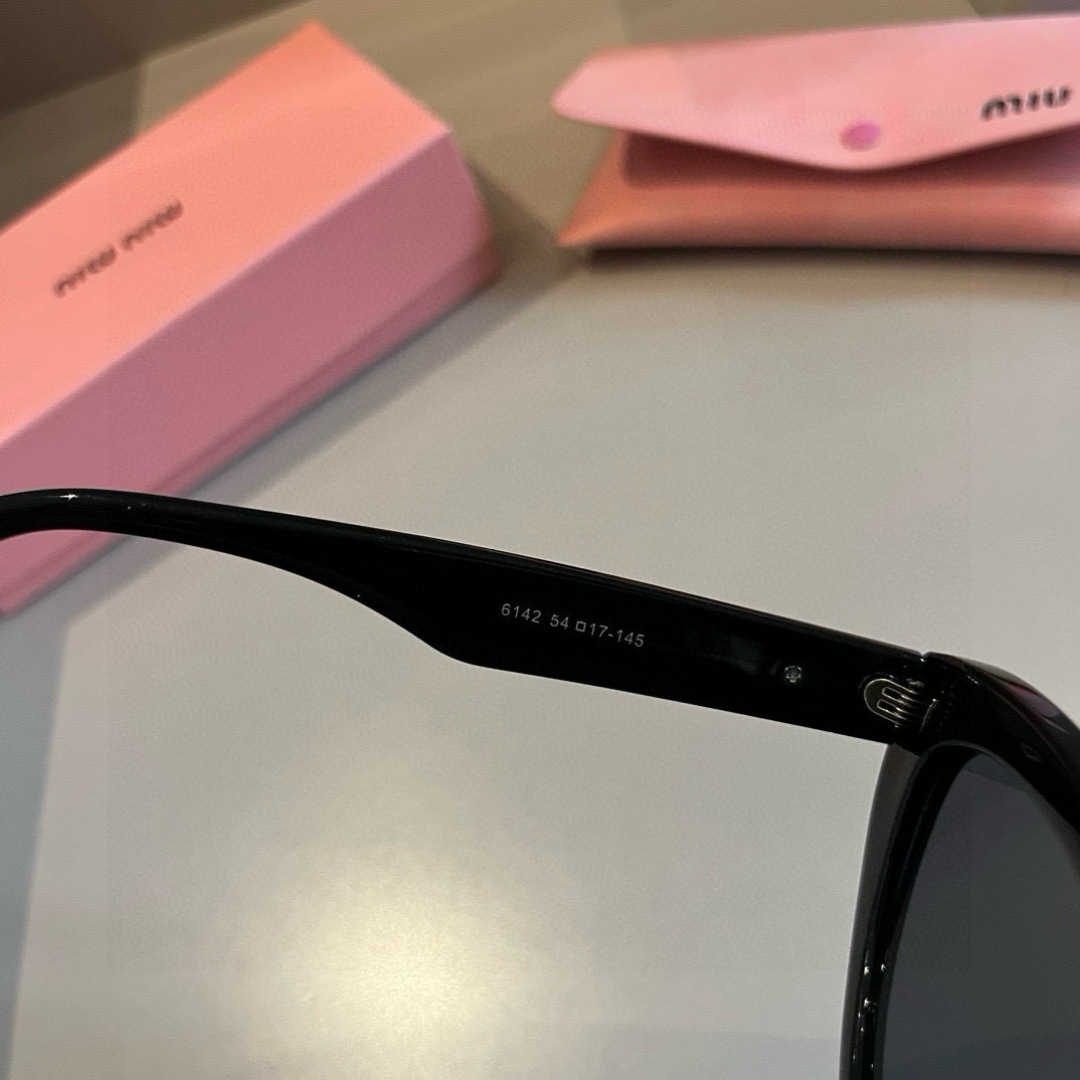 three hundred and sixty-three. miumiu’s 2024 new sunglasses - 图片 8