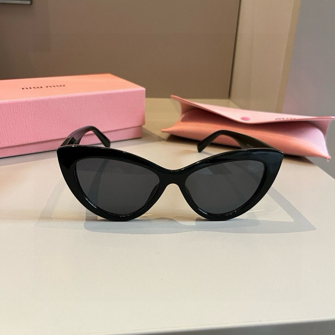 three hundred and sixty-three. miumiu’s 2024 new sunglasses - 图片 3