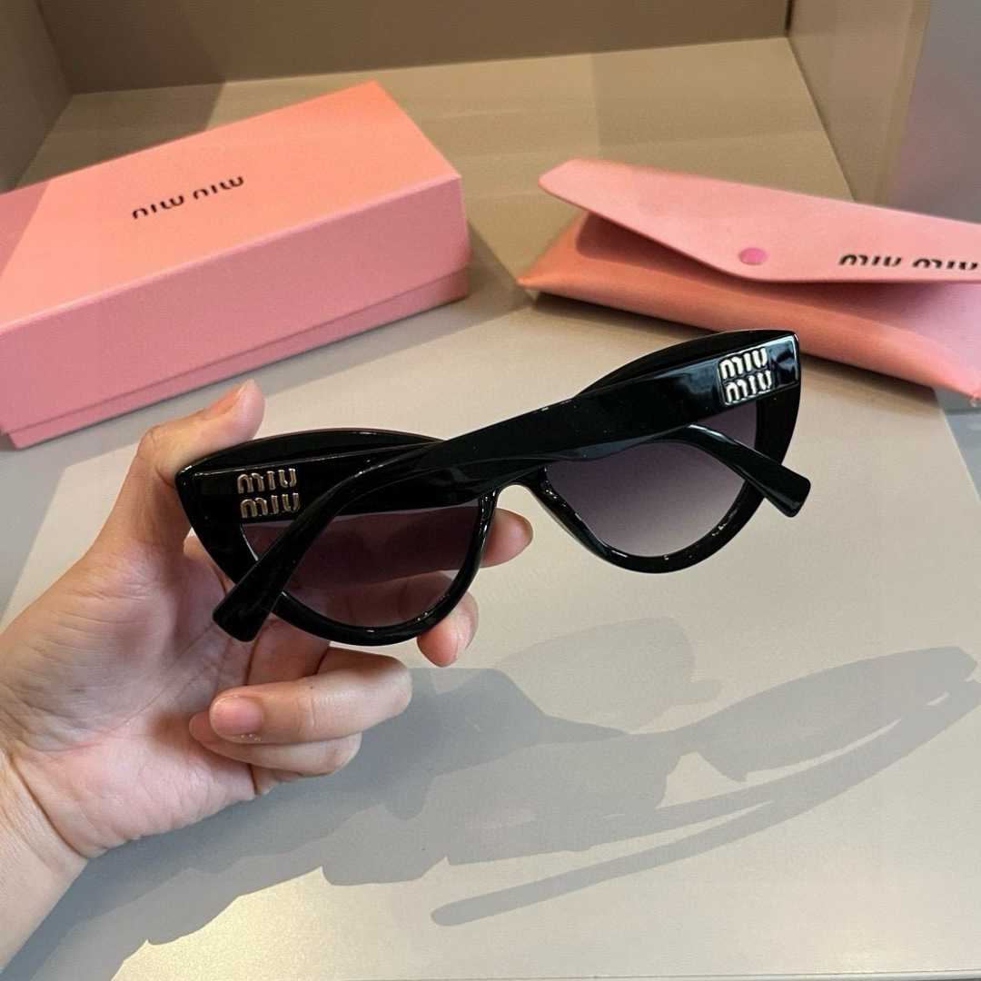 three hundred and sixty-three. miumiu’s 2024 new sunglasses - 图片 2
