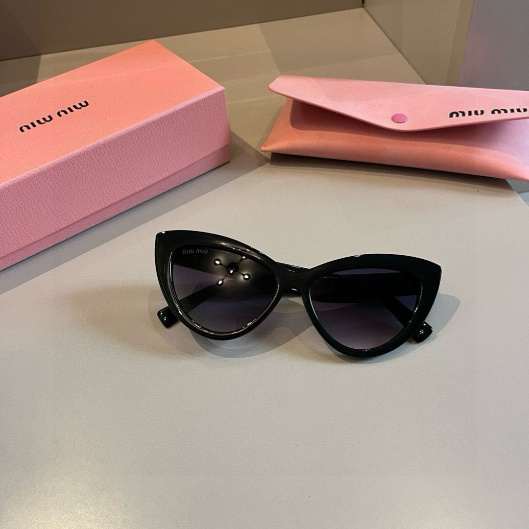 three hundred and sixty-three. miumiu’s 2024 new sunglasses - 图片 3