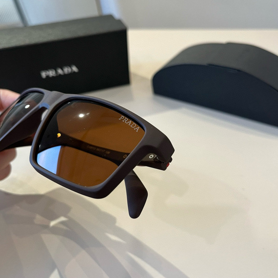 Prada CA5013 Sports Sunglasses: Essential for Sun Protection and Style. - 图片 4