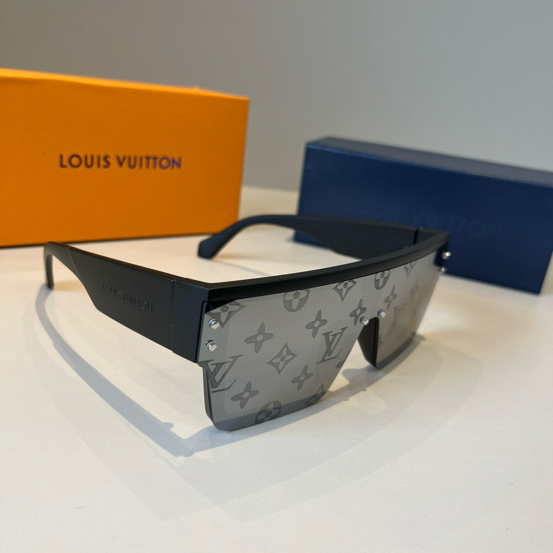 NO:367205,LV those sunglasses that are full of aura of big shots. Louis Vuitton’s sunglasses are completely colored and designed. They are all specially customized for big shots. #Sunglasses Wear direct business empire new president Who knows my sister’s best friend wears glasses that are sunglasses, sunglasses, glasses, louis vuitton, louis vuitton, louis vuitton, louis vuitton19860909LV那些戴上大佬气场全开的太阳镜 Louis Vuitton路易威登的太阳镜配色和设计完完全 全是专门给大佬们定制的吧#墨镜 戴上直接商业帝国新总裁 谁懂我的拽姐闺蜜戴了死拽死拽的眼镜墨镜太阳镜,眼镜,louis vuitton,louis vuitton,louis vuitton,glasses