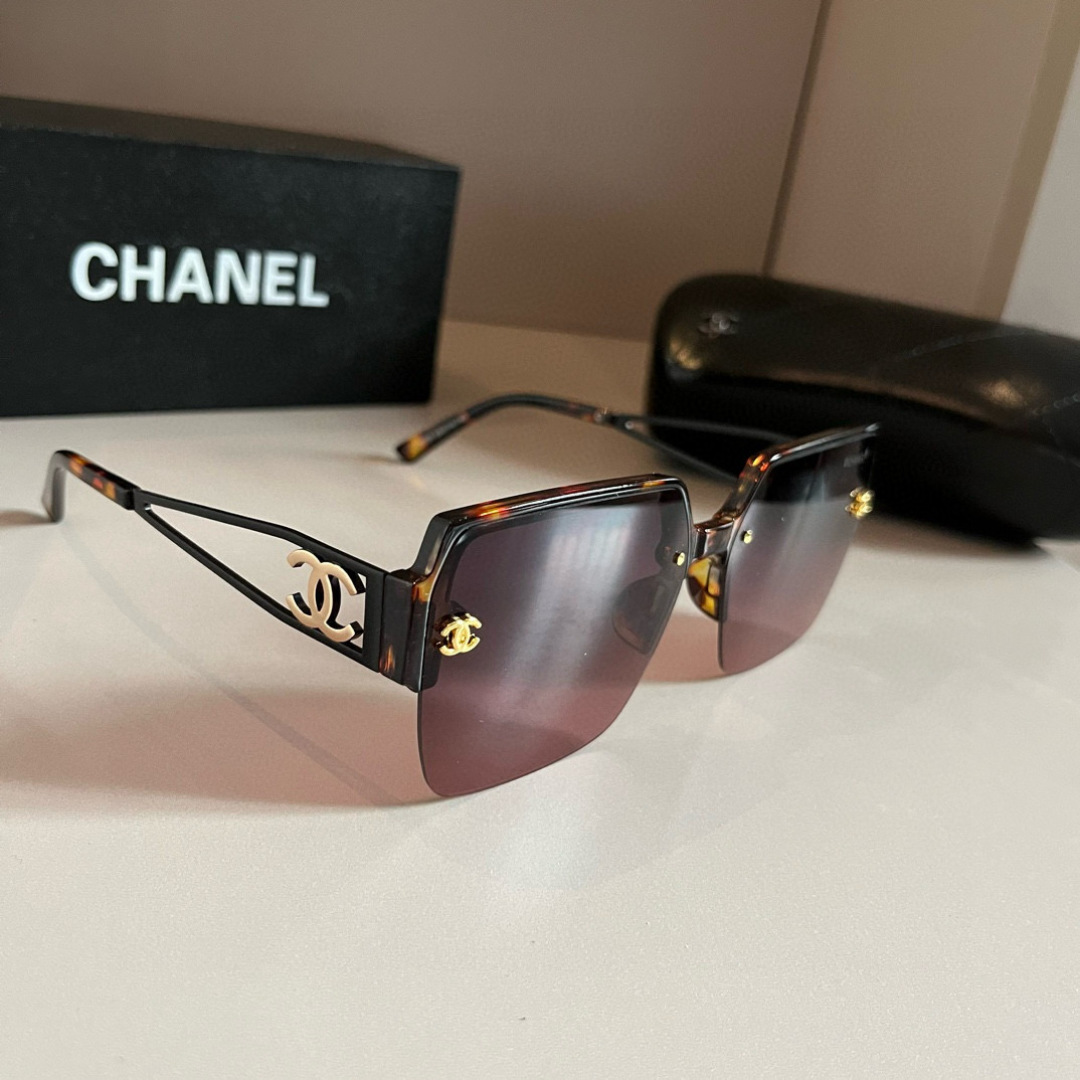 Женские солнечные очки Chanel