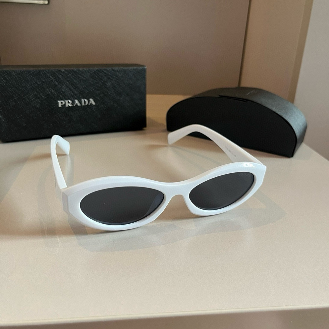 Белые солнцезащитные очки кошачий глаз Prada