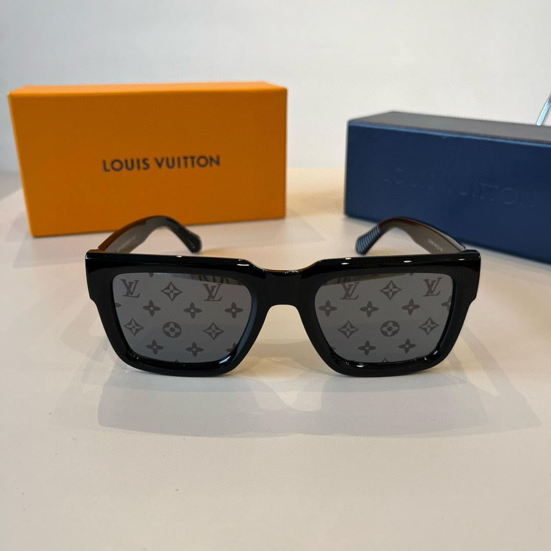 Солнечные очки Louis Vuitton