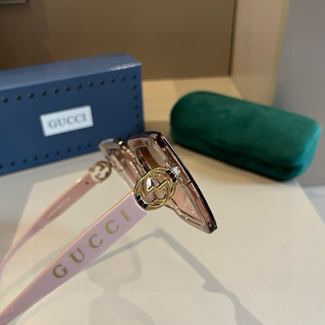 Солнцезащитные очки Gucci женские розовые