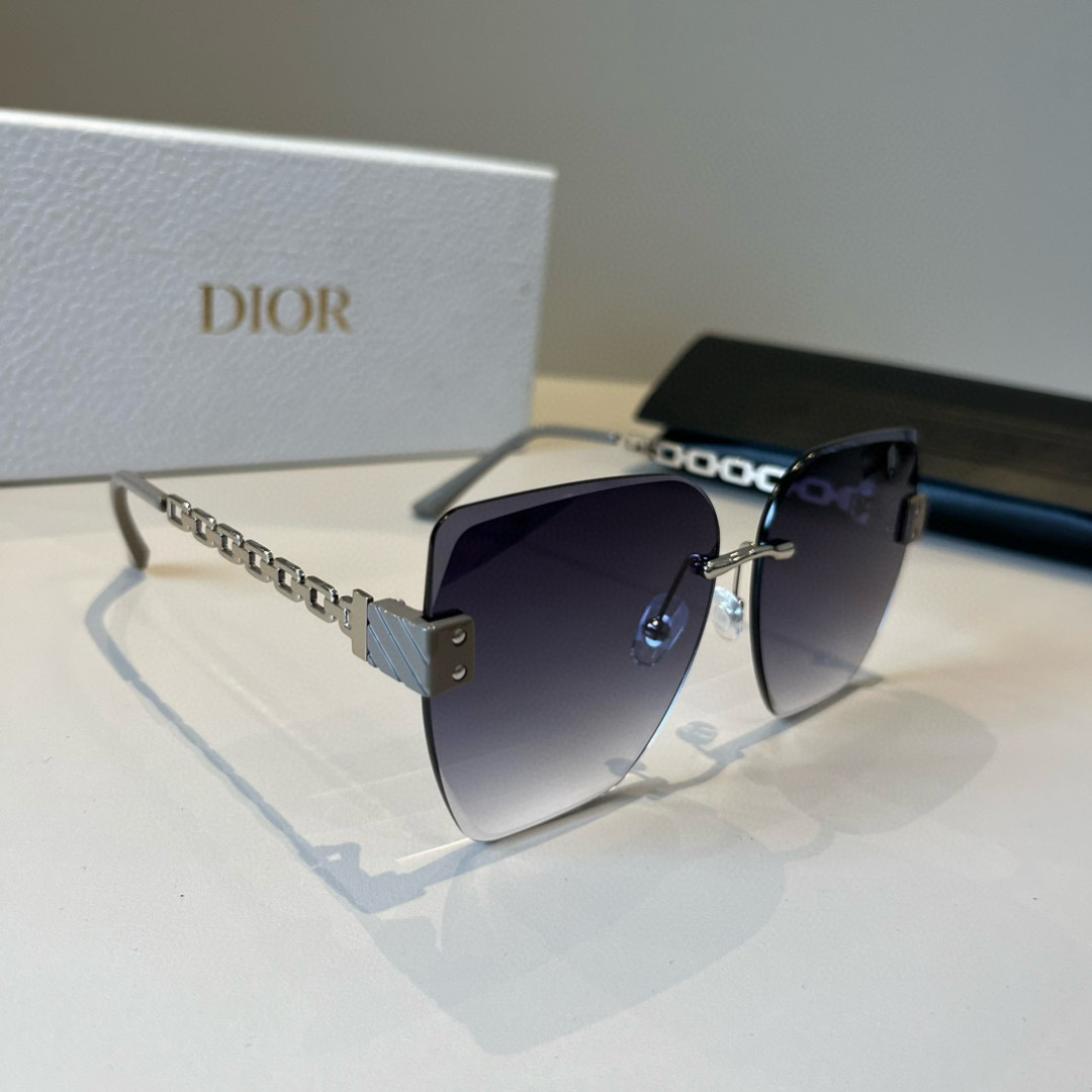 Солнцезащитные очки Dior