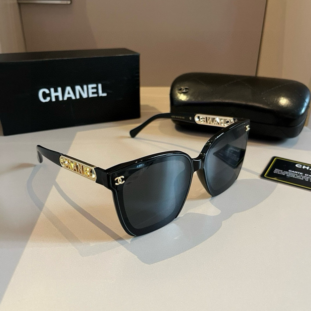 NO:371196,CHANEL official early spring new model, many celebrities same style [color] Chanel new large frame sunglasses, Polaroid ultra-clear sunglasses, sunglasses, glasses, chanel, chanel19860909CHANEL官方早春新款,众多明星同款[色]香奈儿新款大框墨镜 ,宝丽来超清太阳镜眼镜墨镜太阳镜,眼镜,chanel,chanel,glasses