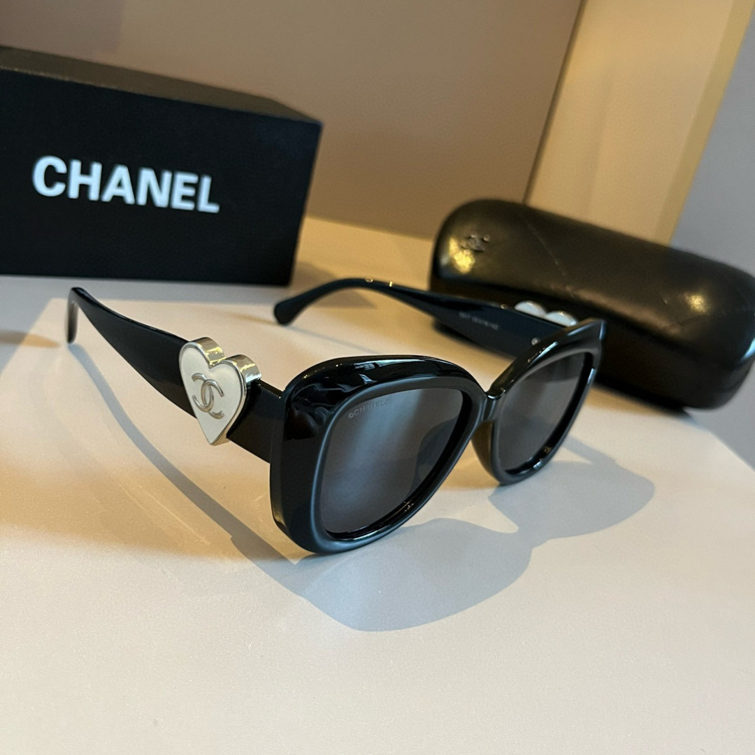 NO:371210,Chanel Chanel internet celebrity sunglasses, sunshade modification face shape artifact with glasses, sunglasses, sunglasses, chanel, chanel19860909Chanel香奈儿网红爆款太阳镜,遮阳修饰脸型神器贴眼镜墨镜太阳镜,眼镜,chanel,chanel,glasses