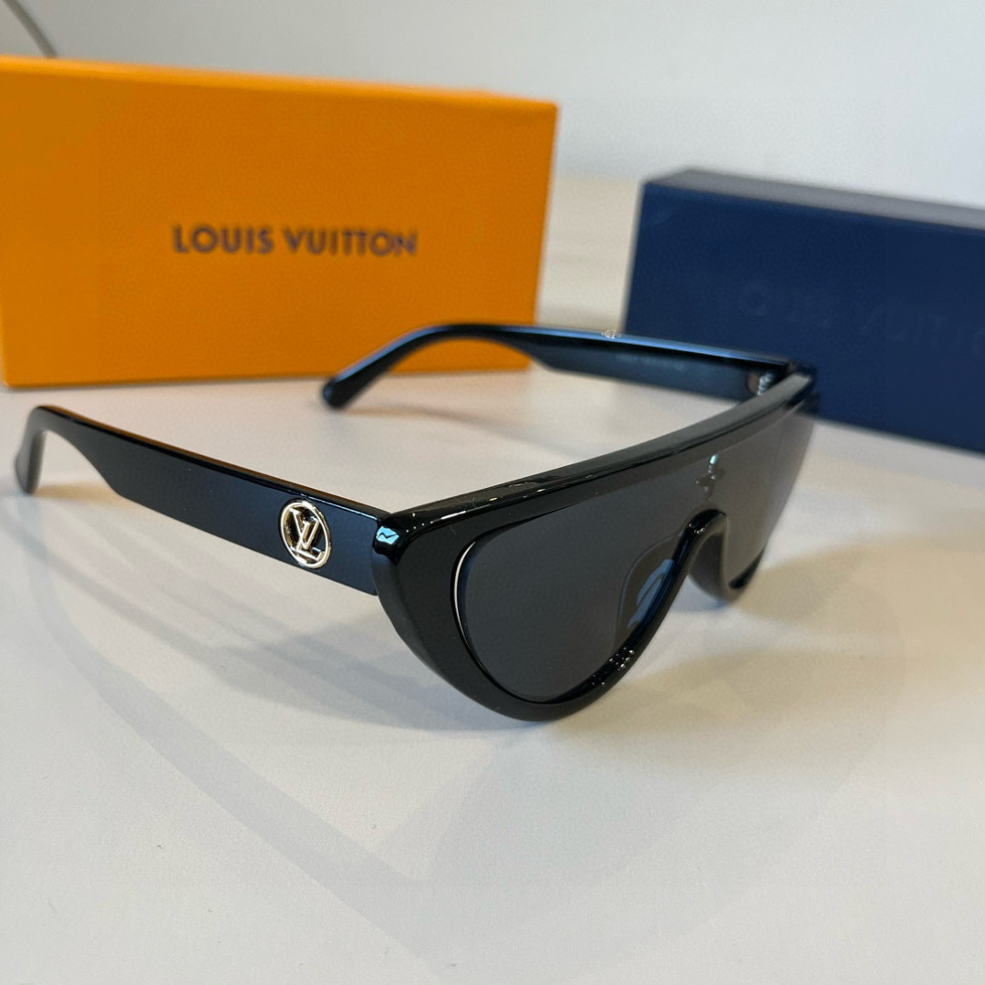 NO:371268,LV sunglasses Men's sunglasses Women's sunglasses are beautiful and look super atmospheric on the face, making the face look small, the small print will not feel like a rustic nouveau riche, both men and women can wear it, very fashionable #LV sunglasses sunglasses, glasses, louis vuitton19860909LV墨镜 男款墨镜女款墨镜好看上脸超大气显脸小,小满印不会有土气暴发户的感觉,男女都能带,很时髦 #LV墨镜眼镜墨镜太阳镜,眼镜,louis vuitton,glasses