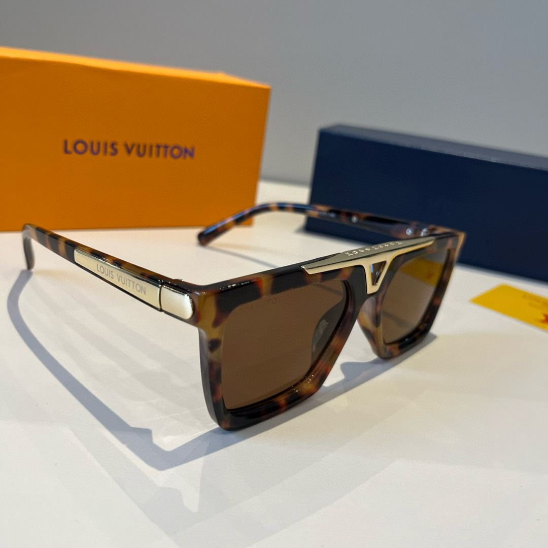 NO:371110,Lv Louis Vuitton men's new sunglasses, presbyterian tomb temples, essentials for driving on trips and driving glasses sunglasses, glasses, louis vuitton, louis vuitton19860909Lv路易威登男士新款太阳墨镜,老花陵格镜腿,出游开车必备 眼镜墨镜太阳镜,眼镜,louis vuitton,louis vuitton,glasses