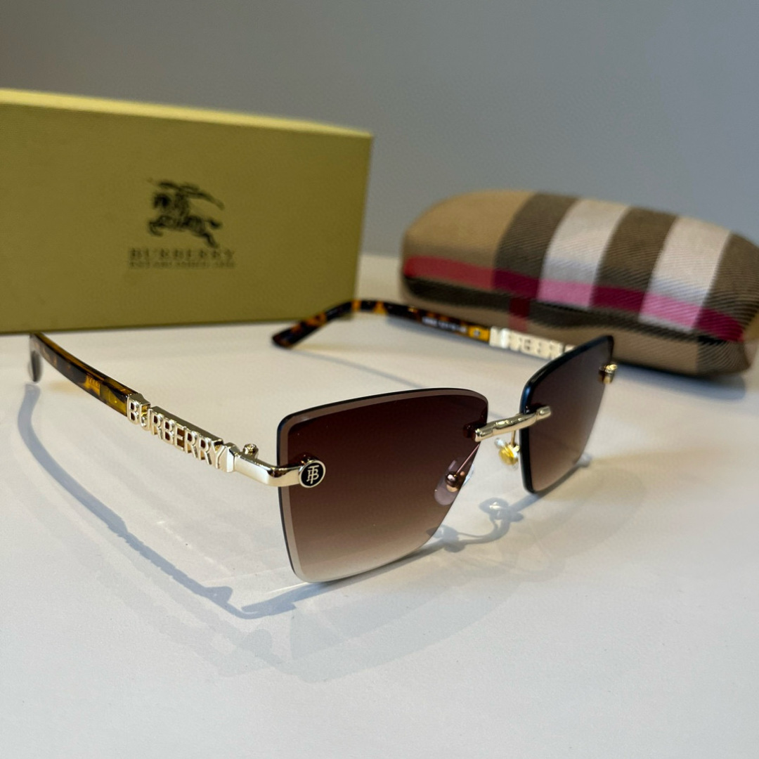 NO:371179,Burberry Burberry New one-piece driving mirror sunglasses must be used for traveling many celebrities Sunglasses Women's Sunglasses Flying Glasses Sunglasses Sunglasses Sunglasses, Glasses, Burberry, Burberry19860909Burberry巴宝莉 新款连体驶驾镜墨镜出行必众备多明星同款 太阳镜 女士太士阳镜飞行 眼镜墨镜太阳镜,眼镜,burberry,burberry,glasses