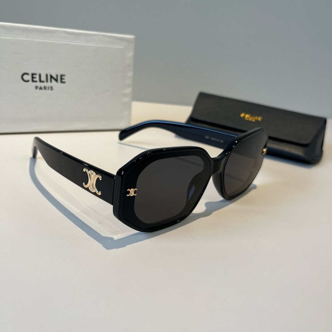 NO:372519,Category Celine's new sunglasses Every summer, sunglasses will become a must-have jewelry. In addition to causing damage to our ultraviolet rays, they play a role in 