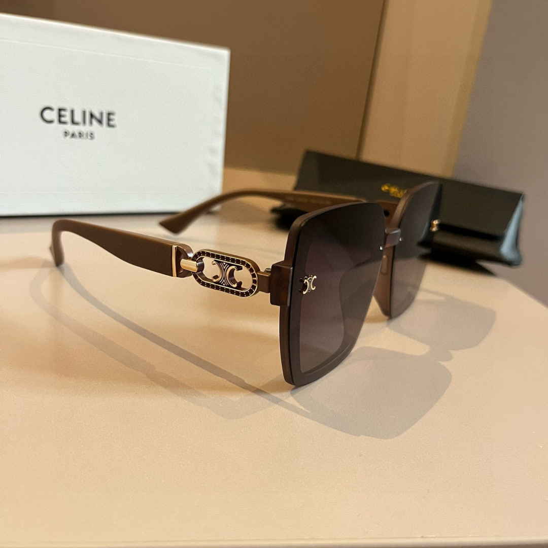 NO:372468,Celine's new Arc de Triomphe sunglasses are paired with metal thick temples and the retro feel is coming to the face. The side of the temples is still decorated with the classic Arc de Triomphe logo with a strong brand logo!! Fashionable and fashionable styling artifact #sunglasses with small faces #high-value sunglasses #arc de Triomphe glasses sunglasses, glasses, celine19860909Celine 新款凯旋门墨镜 搭配金属粗镜腿复古感袭面而来 镜腿侧面依旧装饰经典凯旋门logo品牌标识强烈!! 时髦洋气凹造型神器#显脸小的墨镜#高颜值墨镜 #凯旋门眼镜墨镜太阳镜,眼镜,celine,glasses