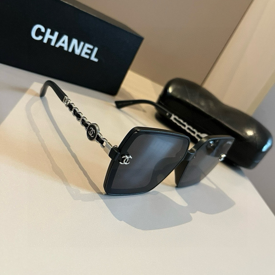 NO:372486,CHANEL Chanel sunglasses many celebrities same style [color] Chanel new large frame sunglasses, Polaroid ultra-clear sunglasses, sunglasses, glasses, chanel, chanel19860909CHANEL香奈儿太阳镜众多明星同款[色]香奈儿新款大框墨镜 ,宝丽来超清太阳镜眼镜墨镜太阳镜,眼镜,chanel,chanel,glasses