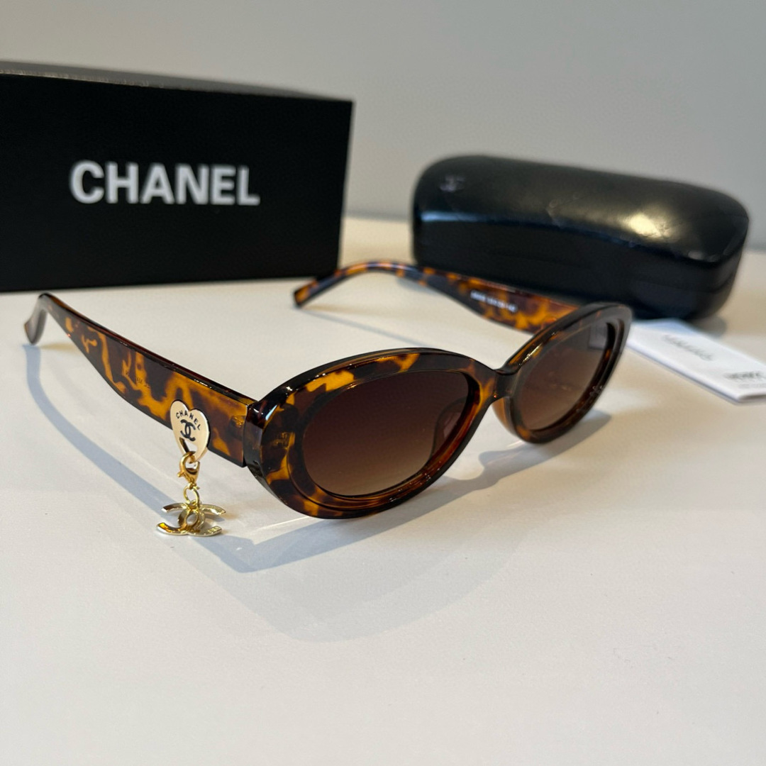NO:372517,CHANEL Chanel sunglasses many celebrities same style [color] Chanel new large frame sunglasses, Polaroid ultra-clear sunglasses, sunglasses, glasses, chanel, chanel19860909CHANEL香奈儿太阳镜众多明星同款[色]香奈儿新款大框墨镜 ,宝丽来超清太阳镜眼镜墨镜太阳镜,眼镜,chanel,chanel,glasses