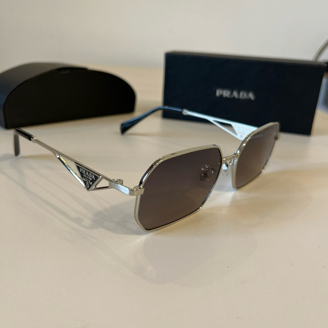 NO:372927,PRADA is a master-made master.!  Men's sunglasses, high-end, fashionable and versatile men's versatile face-slimming sunglasses, high-quality!  Driving sunglasses!  glasses sunglasses sunglasses, glasses, prada, prada19860909PRADA 普拉达 界级大师制造. ！男士墨镜 高档 潮流时尚百搭男士款百搭瘦脸太阳镜 高品质 ！开车太阳镜 ！眼镜墨镜太阳镜,眼镜,prada,prada,glasses