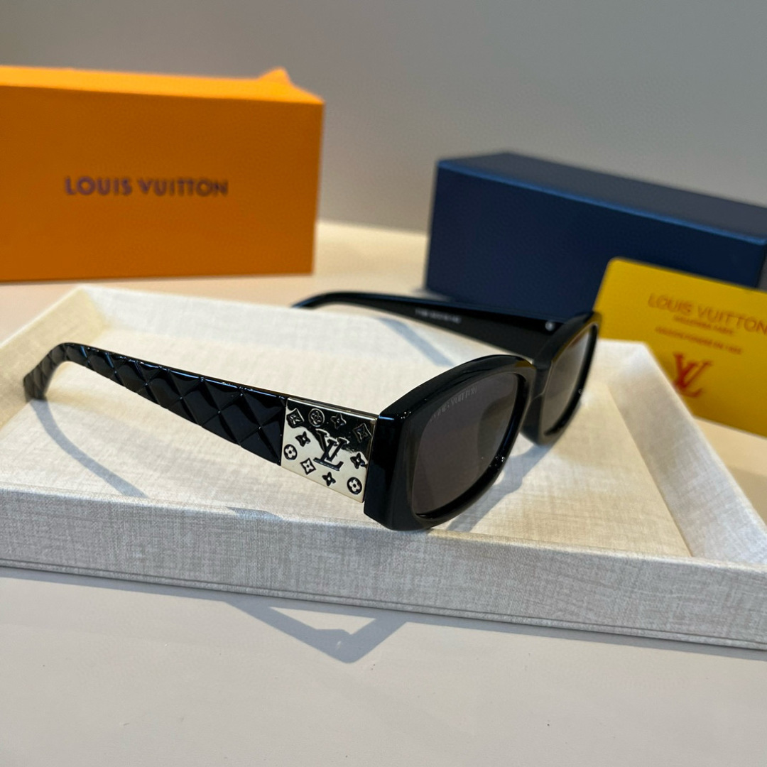 NO:374396,Lv Louis Vuitton sunglasses, many celebrities have the same style of new sunglasses, Polaroid ultra-clear sunglasses, sunglasses, glasses, louis vuitton, louis vuitton19860909Lv路易威登太阳镜众多明星同款 新款墨镜 ,宝丽来超清太阳镜眼镜墨镜太阳镜,眼镜,louis vuitton,louis vuitton,glasses