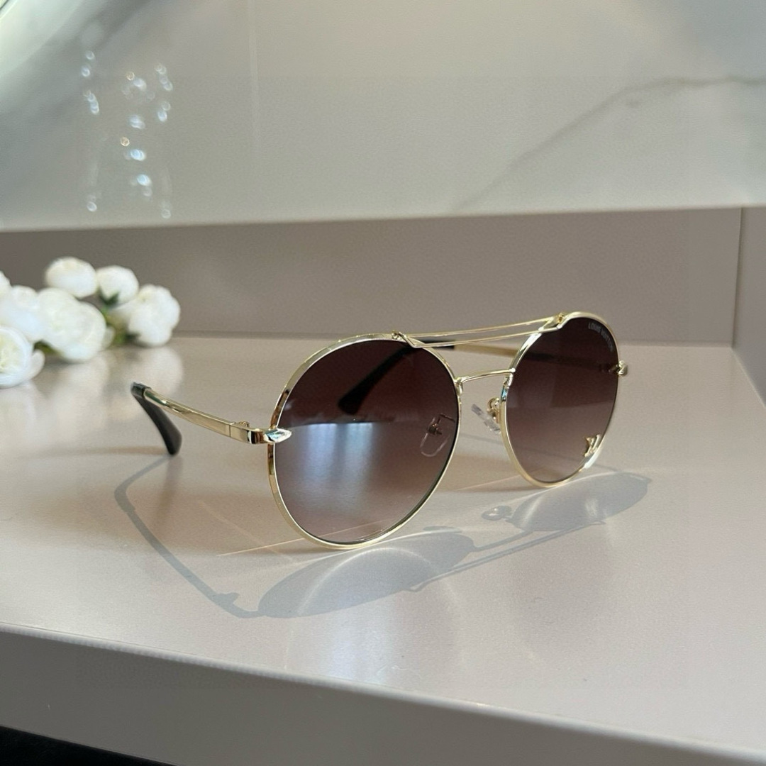 NO:374424,LV Louis Vuitton sunglasses, oval men and women's sunglasses, European and American fashion brand style, glasses, sunglasses, glasses, louis vuitton, louis vuitton19860909批 LV路易威登太阳镜,椭圆形男女款遮阳镜,欧美时尚大牌范,眼镜墨镜太阳镜,眼镜,louis vuitton,louis vuitton,glasses