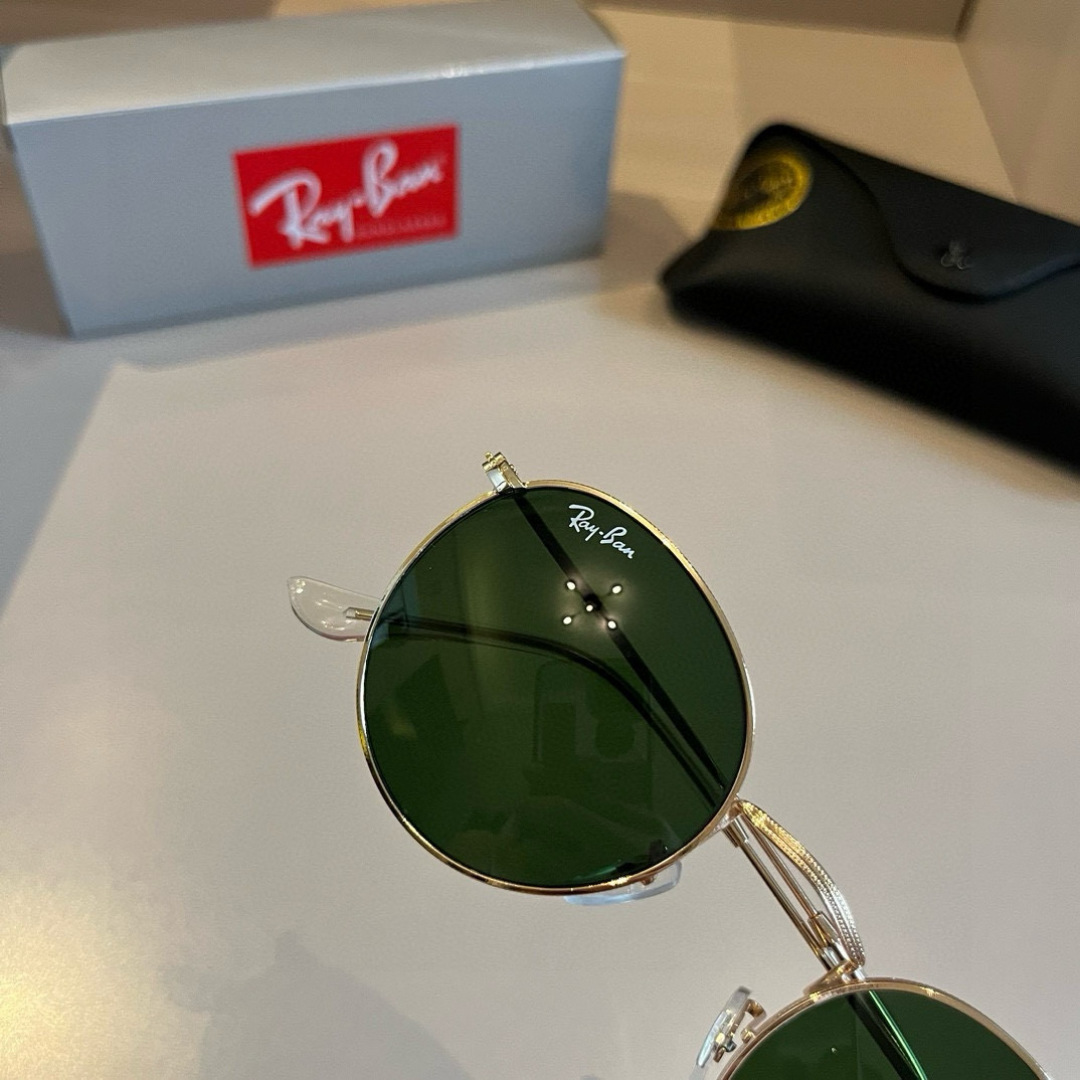 💰120¥

雷朋潮男型女炸街款墨镜🕶️，轻盈不压鼻子 儿童款