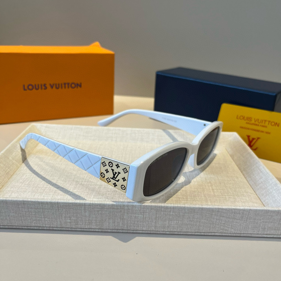 NO:375463,Lv Louis Vuitton sunglasses, many celebrities have the same style of new sunglasses, Polaroid ultra-clear sunglasses, sunglasses, glasses, louis vuitton, louis vuitton19860909Lv路易威登太阳镜众多明星同款 新款墨镜 ,宝丽来超清太阳镜眼镜墨镜太阳镜,眼镜,louis vuitton,louis vuitton,glasses