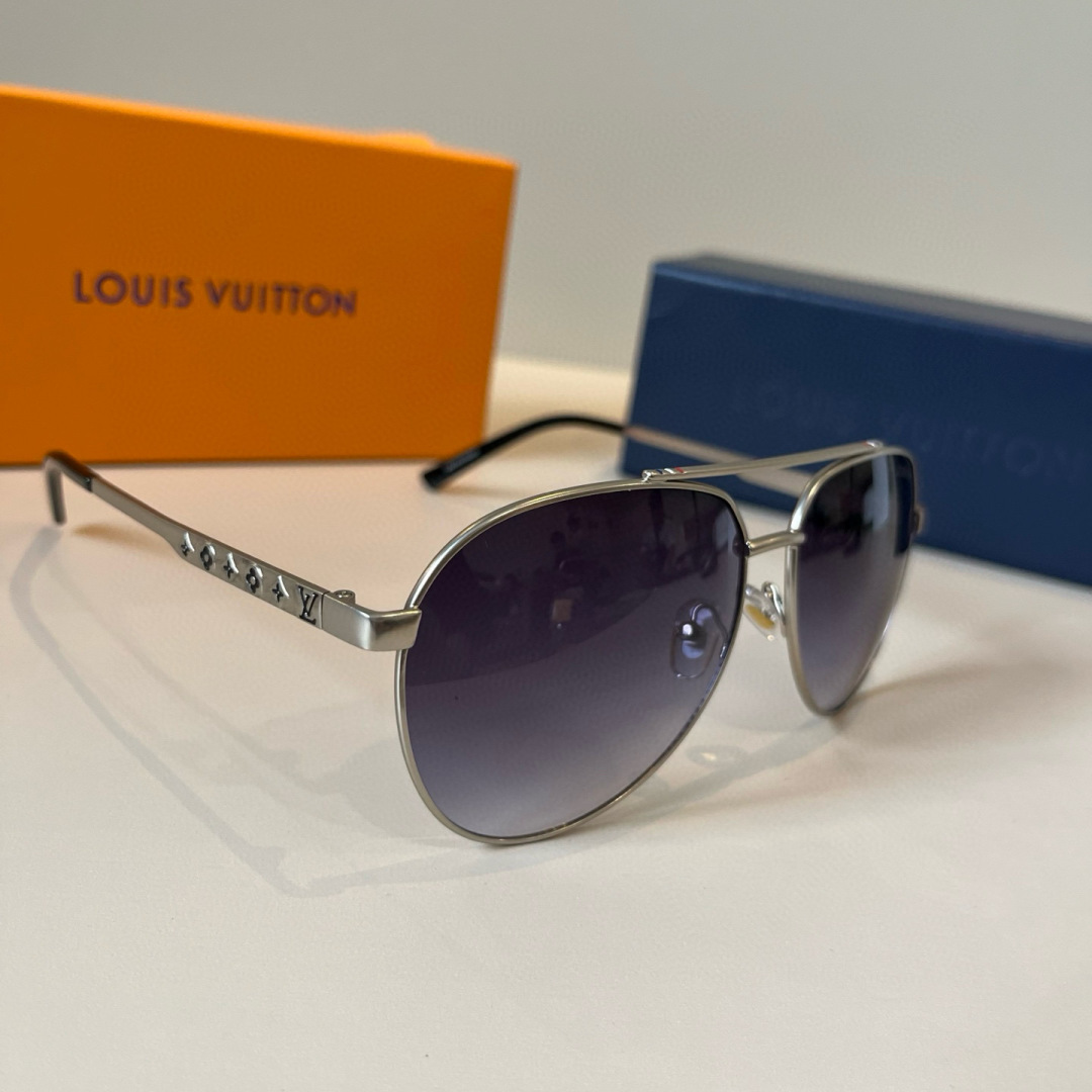 NO:375499,LV Louis Vuitton New first-time sunglasses, men and women's same style, invincible and comfortable to wear, fashion trendy style, classic metal single beam pilot toad-shaped fashionable sunglasses, glasses, louis vuitton, louis vuitton19860909LV路易威登 新款首发太阳镜 男女同款佩戴无敌舒适 时尚潮流款 经典款金属单梁飞行员蛤蟆形时尚太阳镜眼镜墨镜太阳镜,眼镜,louis vuitton,louis vuitton,glasses