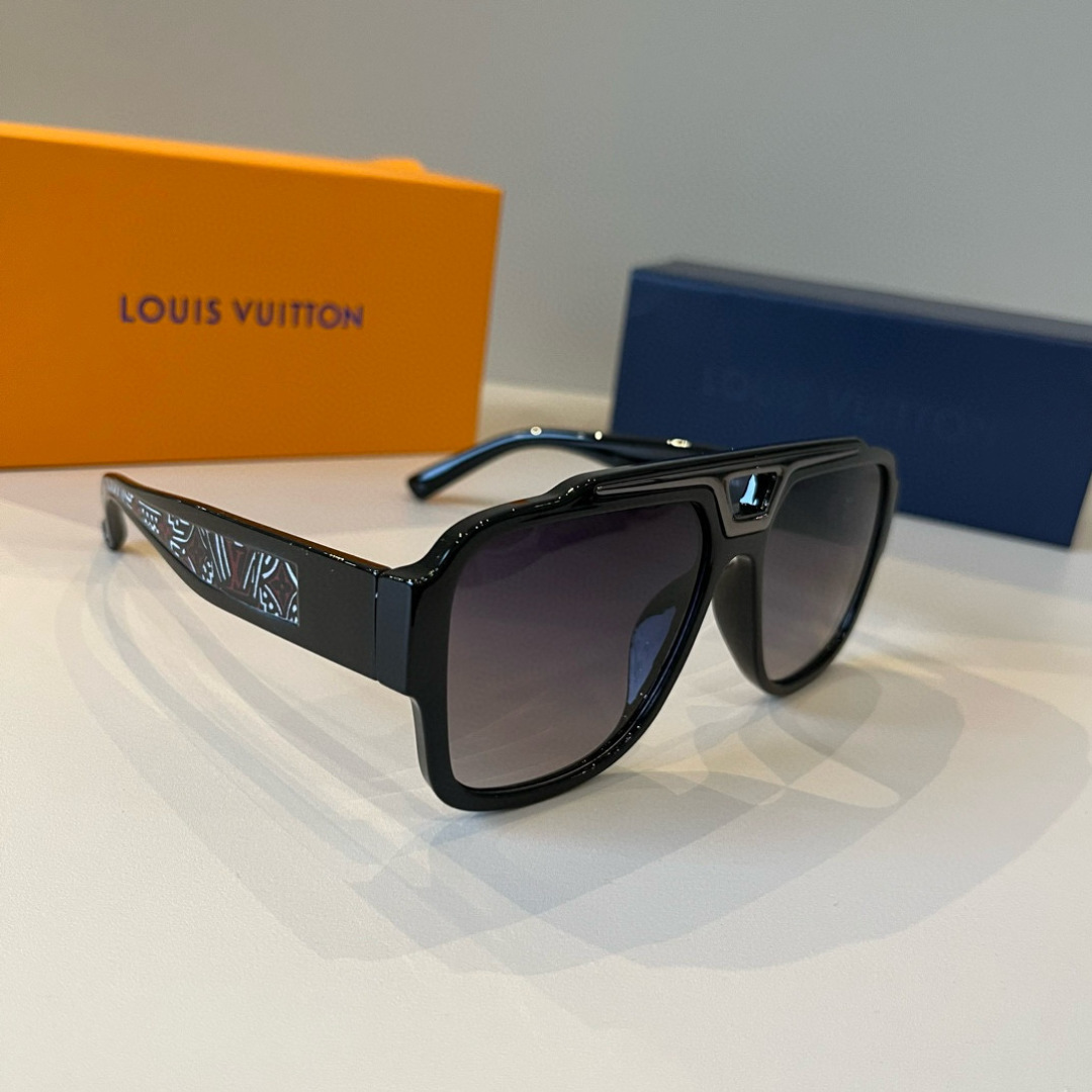 NO:376578,LV Louis Vuitton is very heavy industry!  The details are so rich that it is inhumane. It creates a sharp front frame shape, bringing an incomparable fashion to wear. The ambition of triangles, intertwined in depth, has a three-dimensional sense, and is very brand-recognizable and full of design. The simple and beautiful temple ends are all metal, without any trace of excess glasses, sunglasses, sunglasses, glasses, louis vuitton, louis vuitton19860909LV路易威登 非常重工！细节多到壕无人性 打造出锋芒毕露的前框造型 为佩戴着带来无可比拟的时尚感. 志性的三角底纹,深浅交错,极具立体感 极具品牌辨识度,设计感十足. 简洁漂亮的镜腿末端全金属收尾, 没有一丝的多余眼镜墨镜太阳镜,眼镜,louis vuitton,louis vuitton,glasses