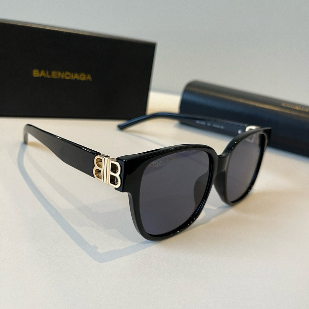 Balenciaga glasses ¥