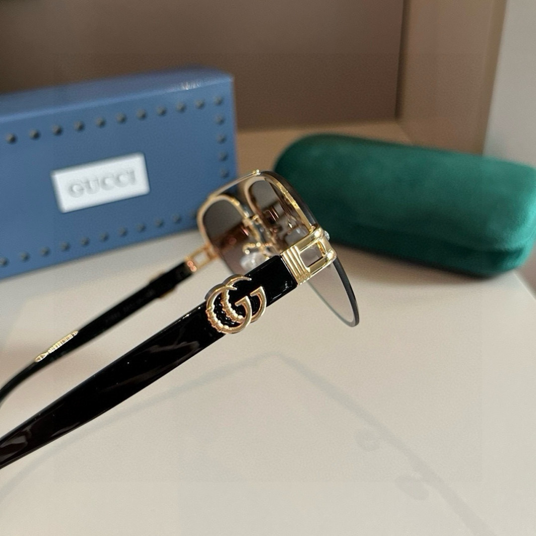 Солнцезащитные очки Gucci стиль пилот