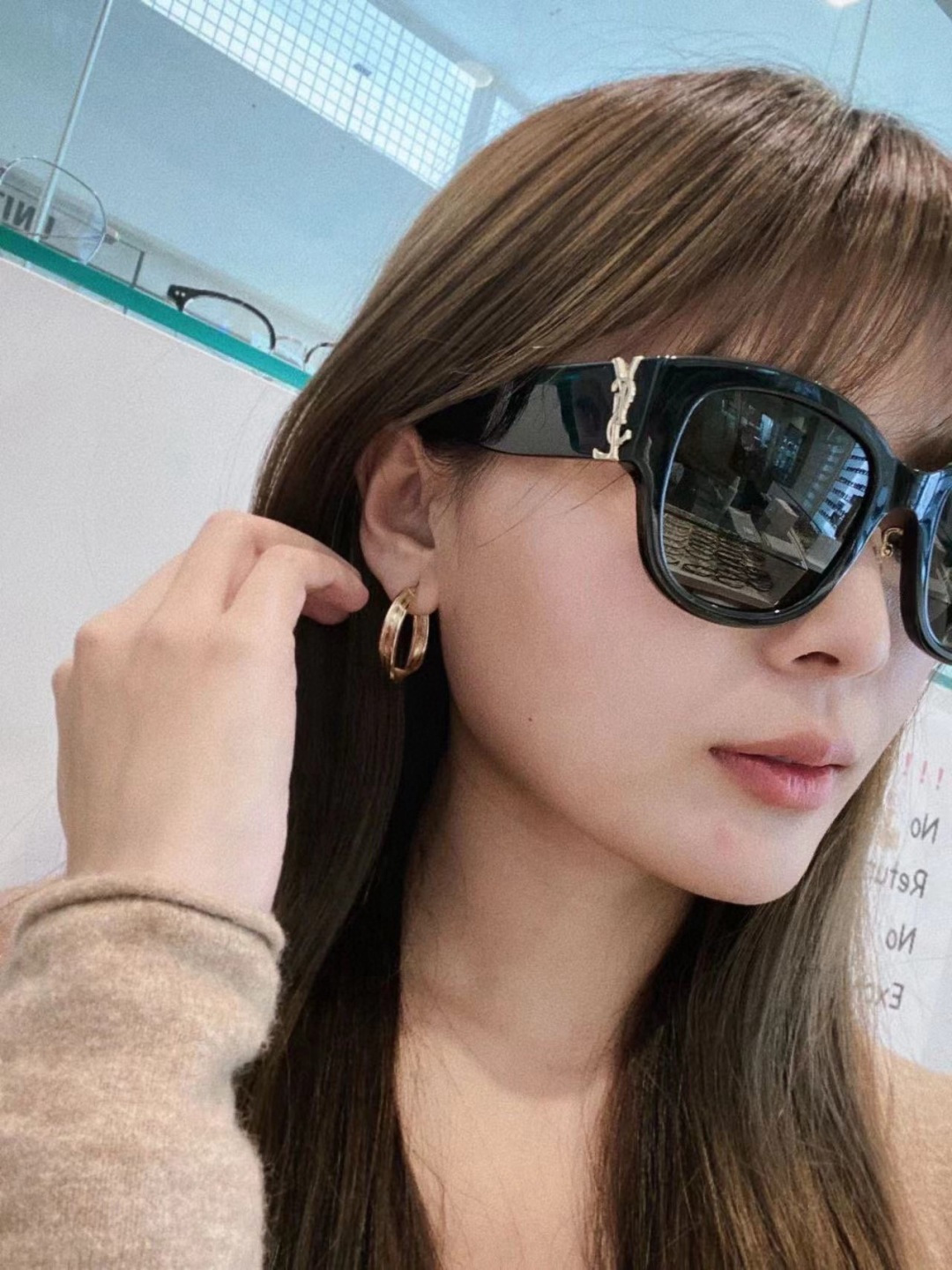 NO:553819,Zhou Yangqing's same style of YSL black super sunglasses. Metal YSL logo with nose pads, black + gold, always the perfect match. Summer sunglasses that you must have when traveling, can be used as prescription glasses, sunglasses, sunglasses, glasses, saint laurent19860909周扬青同款YSL黑超墨镜. 金属YSL标志带有鼻托, 黑色+金色,永远都是最完美的搭配.旅游拍拍拍一定要有的夏天墨镜 以做度数眼镜墨镜太阳镜,眼镜,saint laurent,glasses