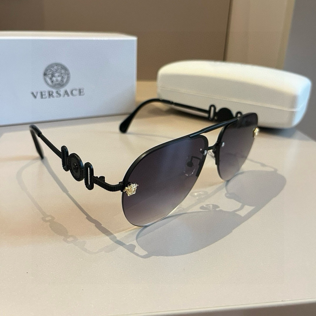 NO:553825,VERSACE Versace European and American style fashion sunglasses, polarized glasses for men and women, men's sun visors, good partner glasses for modifying the face shape, sunglasses, sunglasses, glasses,versace,versace19860909VERSACE范思哲欧美风时尚太阳镜,男女偏光镜,男款遮阳镜、修饰脸型的好搭档眼镜墨镜太阳镜,眼镜,versace,versace,glasses