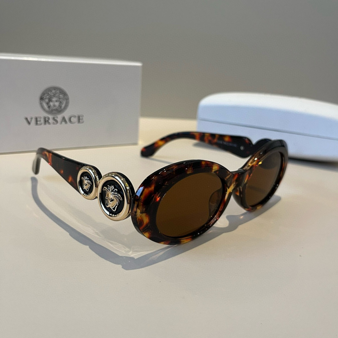 NO:553843,VERSACE Versace European and American style fashion sunglasses, sun visors for men and women, good partner glasses for modifying the face shape, sunglasses, sunglasses, glasses,versace,versace19860909VERSACE范思哲欧美风时尚太阳镜,男女款遮阳镜、修饰脸型的好搭档眼镜墨镜太阳镜,眼镜,versace,versace,glasses