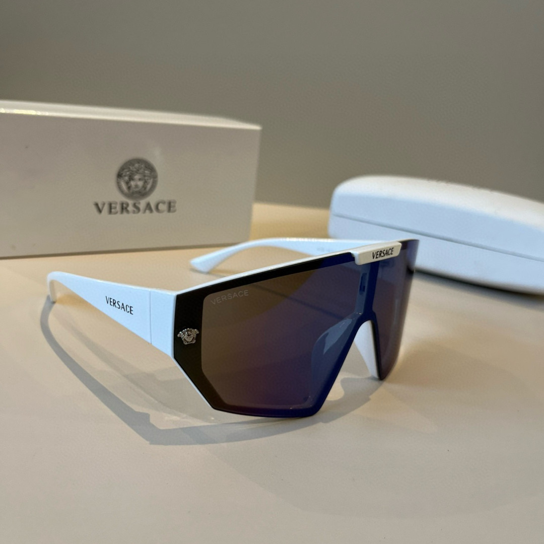 NO:553845,VERSACE Versace European and American style fashion sunglasses, sun visors for men and women, sports visor sunglasses, good partner glasses to modify your face, sunglasses, sunglasses, glasses,versace,versace19860909VERSACE范思哲欧美风时尚太阳镜,男女款遮阳镜、运动款遮阳墨镜 修饰脸型的好搭档眼镜墨镜太阳镜,眼镜,versace,versace,glasses