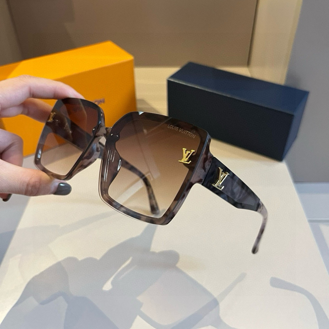 LV glasses ¥ — photo 4