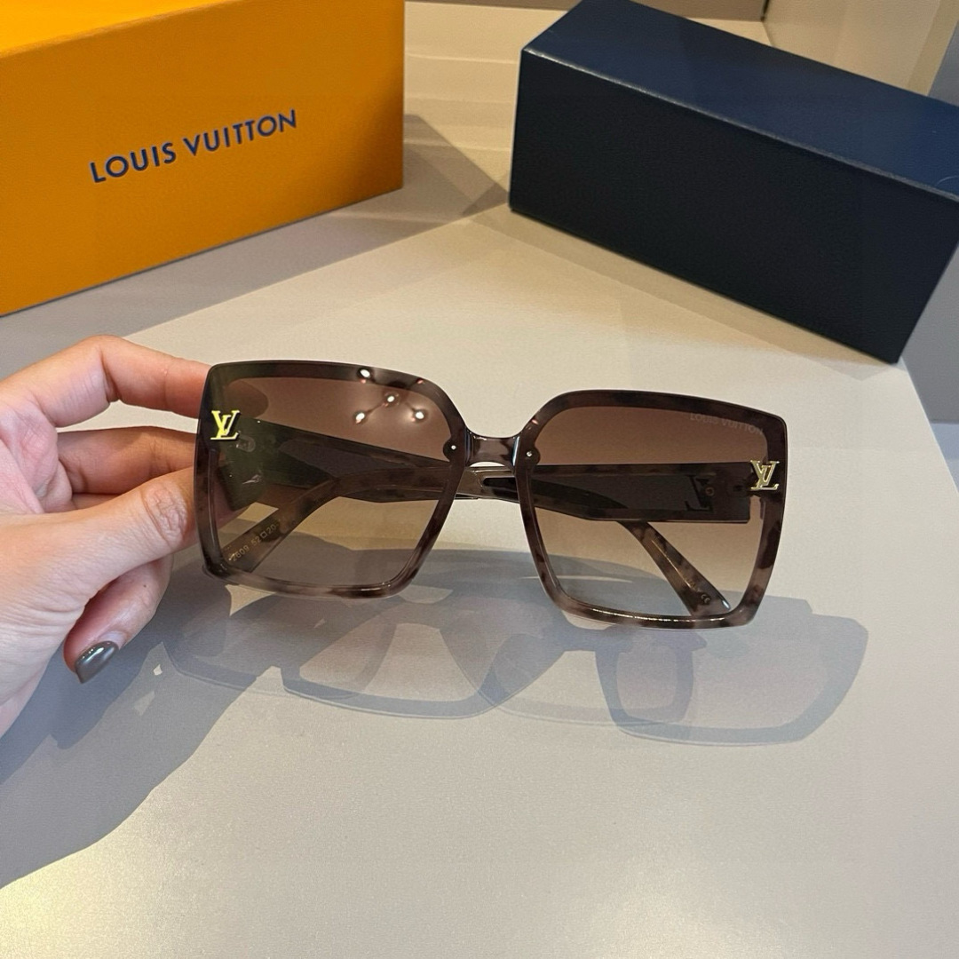 LV glasses ¥ — photo 2