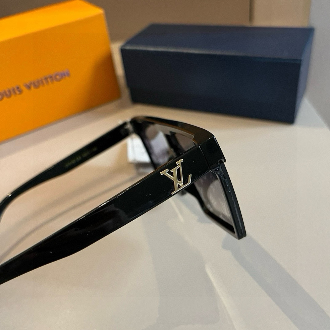 LV glasses ¥ — photo 2